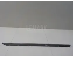 Накладка стекла переднего правого