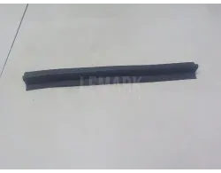 Уплотнитель капота