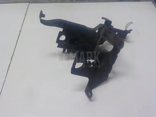 Кронштейн блока ABS (насос) для  Audi A8 [4D] 1999-2002