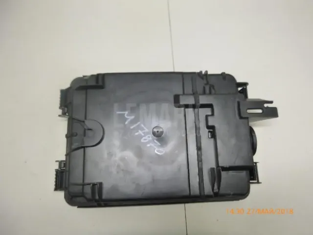 Корпус блока предохранителей для  Audi A4 [B8] Allroad 2009-2015