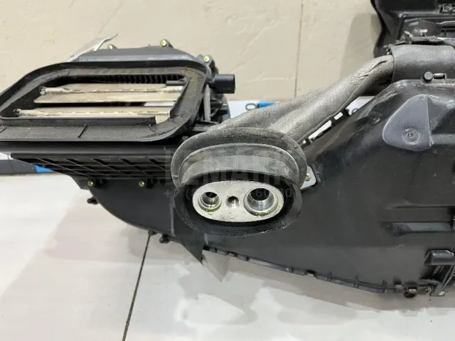 Корпус отопителя для  Genesis GV70 2020