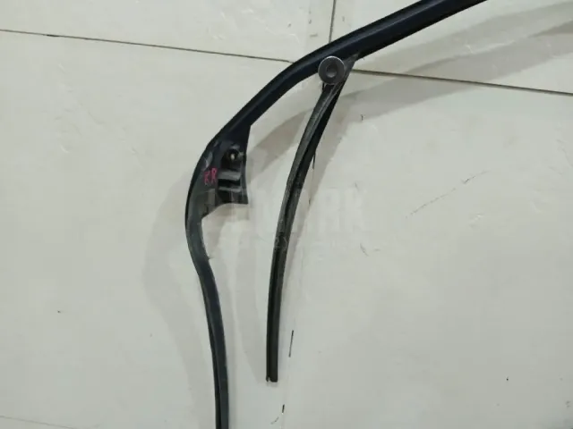 Уплотнитель стекла двери для  Fiat Stilo 2002-2010