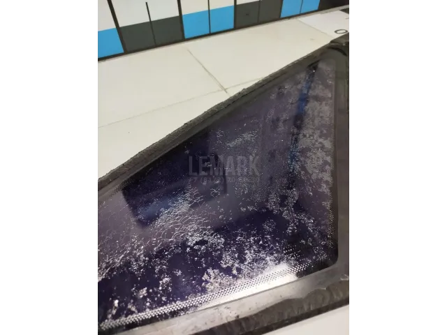 Стекло кузовное глухое левое