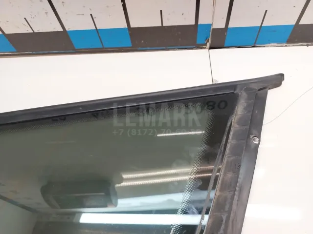 Стекло кузовное глухое правое