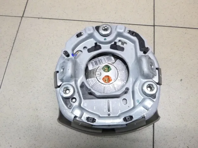 Подушка безопасности в рулевое колесо для  Audi A4 [B6] 2000-2004