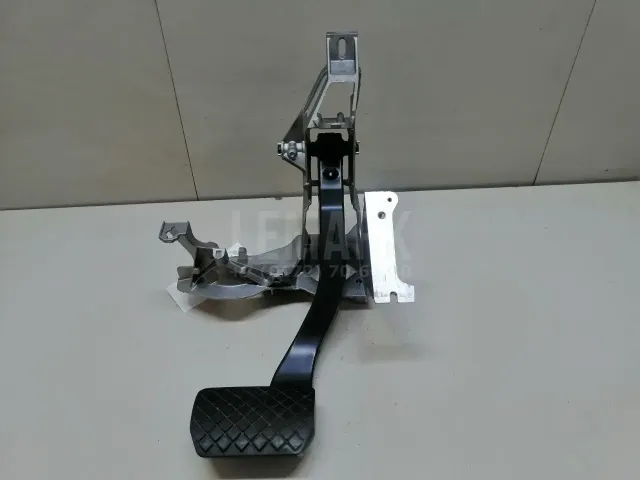 Педаль тормоза для  Chrysler Pacifica 2003-2008