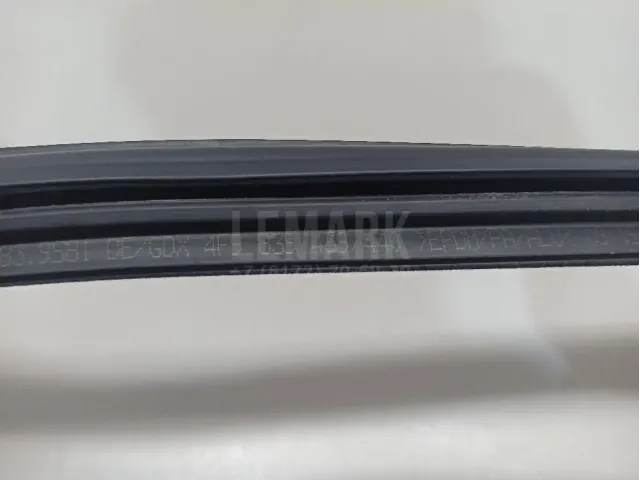 Уплотнитель стекла двери для  Citroen C8 2002-2014