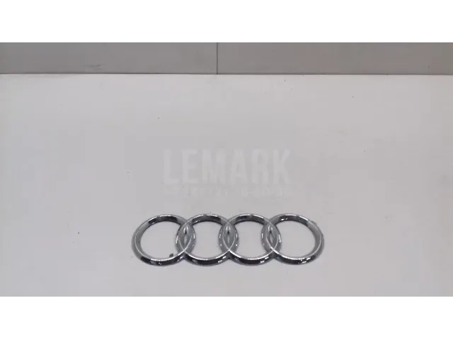 Эмблема на крышку багажника