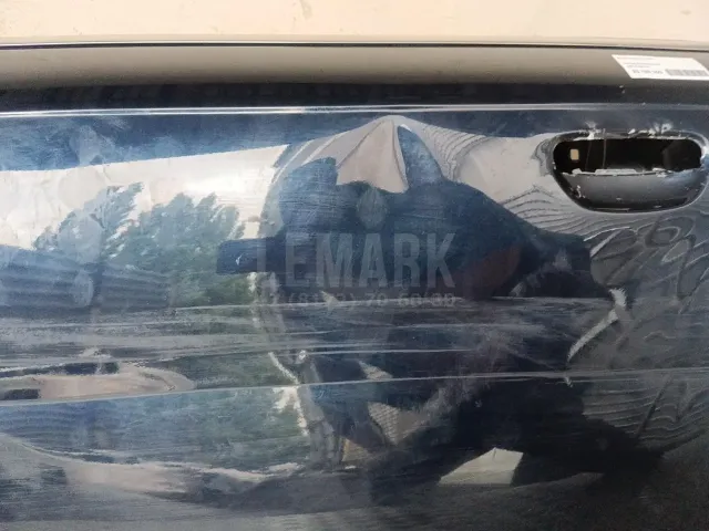 Накладка стекла переднего левого