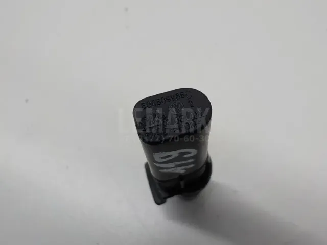 Замок лючка бензобака