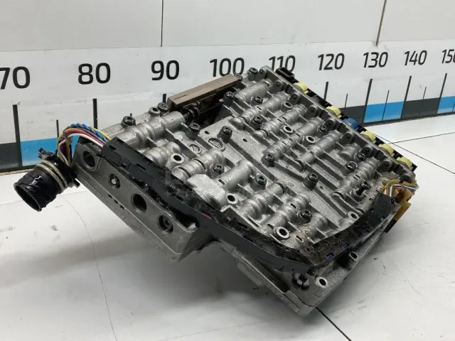 Блок клапанов для  Cadillac Escalade III 2006-2014