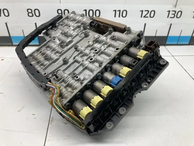 Блок клапанов для  Cadillac Escalade III 2006-2014