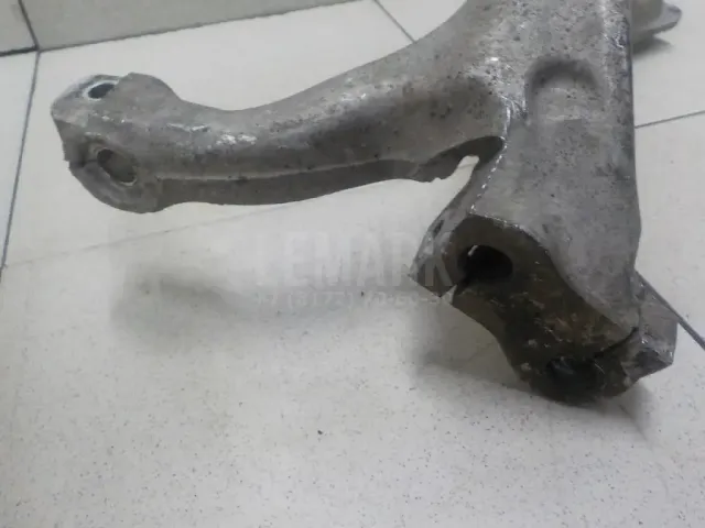 Кулак поворотный передний правый для  Audi A3 [8P1] 2003-2013