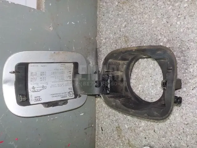 Ниша лючка бензобака