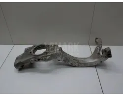 Кулак поворотный передний правый