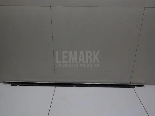 Накладка стекла переднего левого