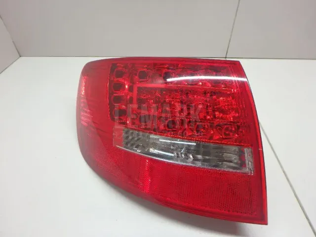 Фонарь задний наружный левый для  Cadillac Escalade II 2000-2006