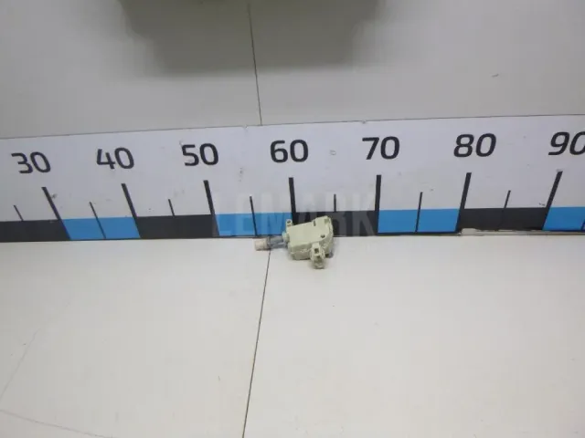 Активатор замка крышки бензобака