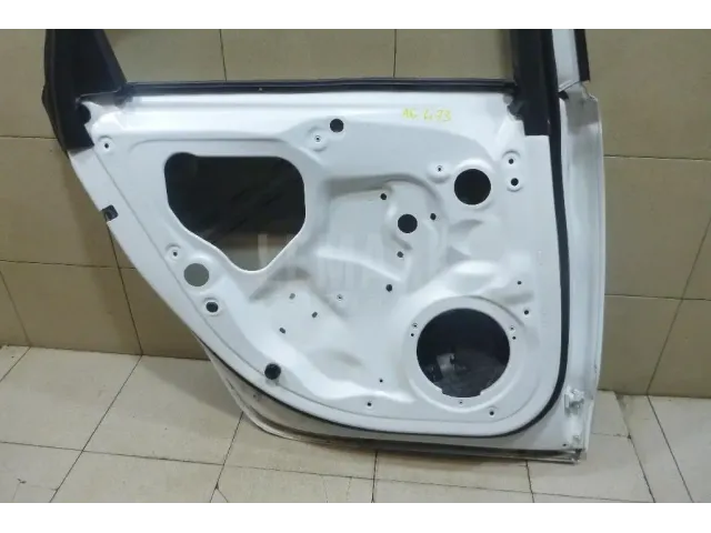 Дверь задняя левая для  Ford Focus II 2008-2011