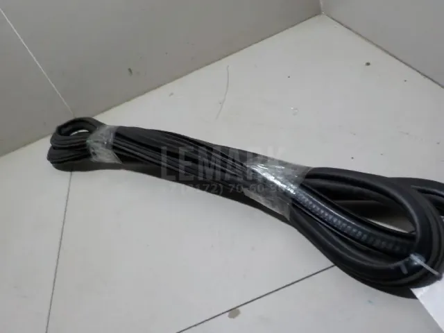 Уплотнитель двери для  Astra HD 8 2005-2011