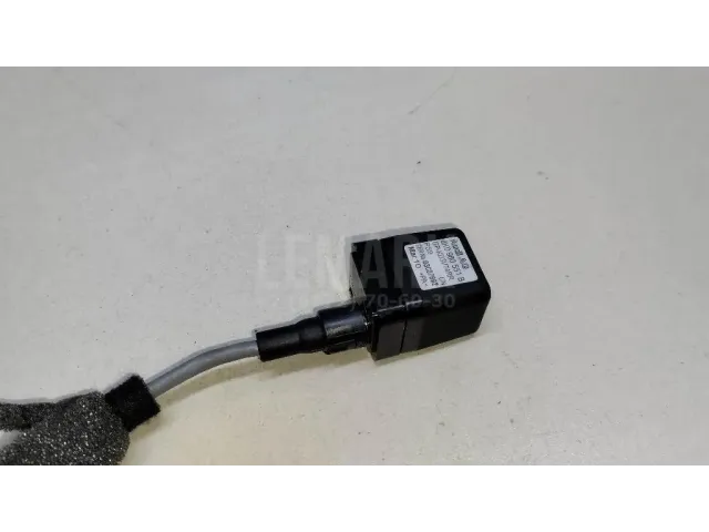 Камера заднего вида для  GM Pontiac Vibe 2002-2007