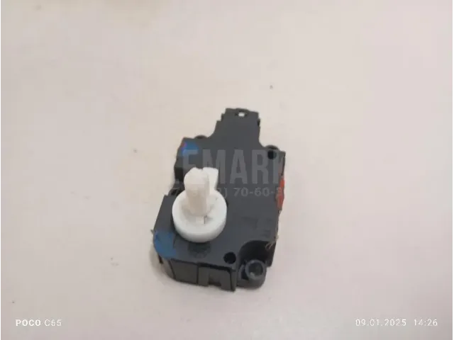 Моторчик заслонки отопителя для  Forthing