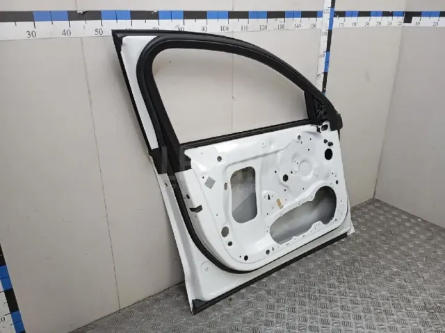 Дверь передняя левая для  Ford America Escape II 2007-2012