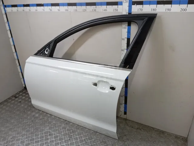 Дверь передняя левая для  Ford America Escape II 2007-2012