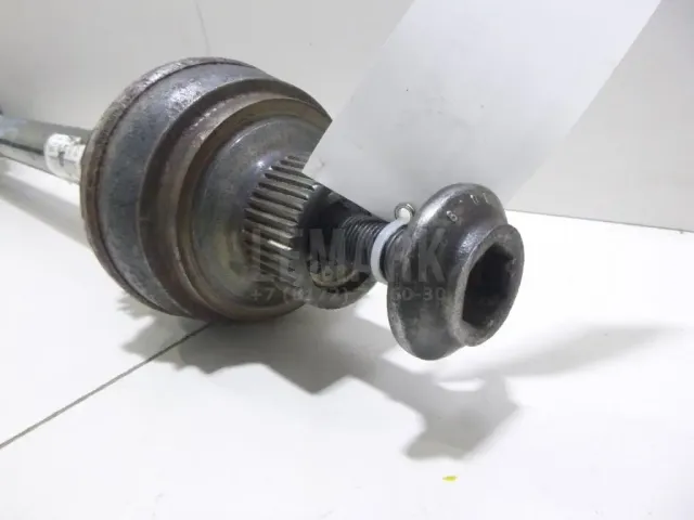 Полуось задняя для  GM Pontiac Vibe 2002-2007