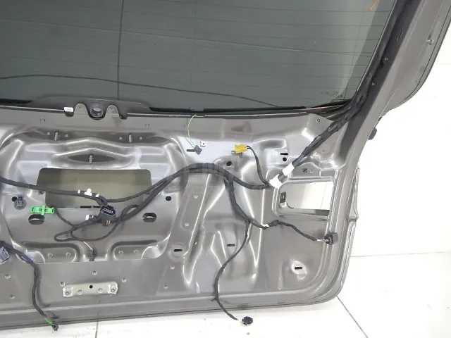 Дверь багажника со стеклом для  Ford Focus I 1998-2005