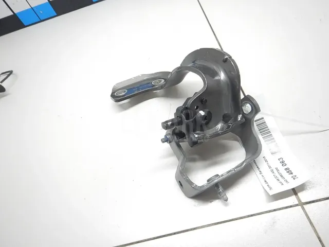 Петля двери багажника для  Chevrolet Avalanche 2001-2006