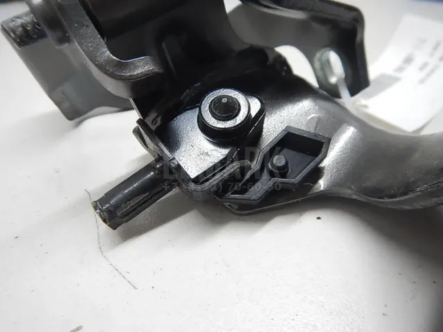 Петля двери багажника для  Chevrolet Avalanche 2001-2006