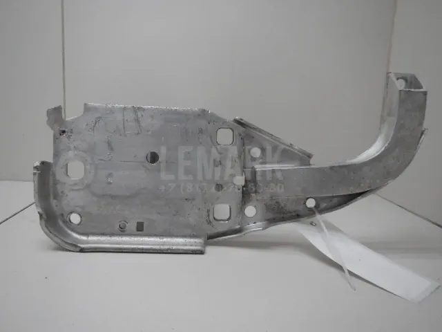 Кронштейн усилителя переднего бампера левый для  Chery Amulet (A15) 2006-2012