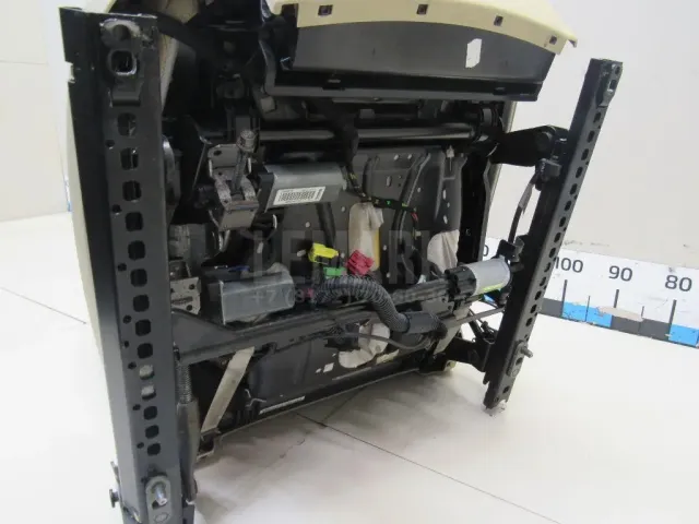 Сиденье переднее правое для  Ford Kuga 2008-2012