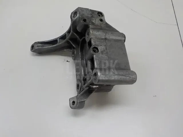 Кронштейн кондиционера для  Dongfeng 580 2017