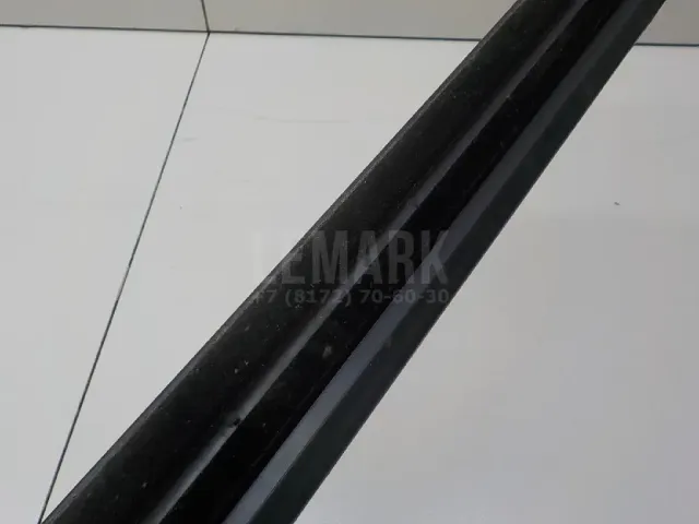 Накладка стекла заднего левого для  Cadillac XT5 2016