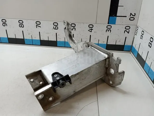 Кронштейн усилителя переднего бампера левый для  Chery Amulet (A15) 2006-2012