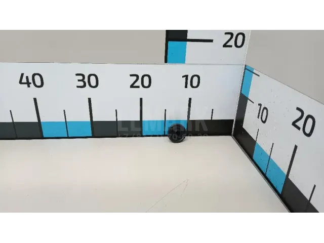 Отбойник капота