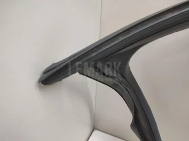 Уплотнитель стекла двери для  Ford Transit/Tourneo Connect 2002-2013