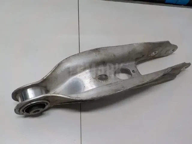 Рычаг задний нижний