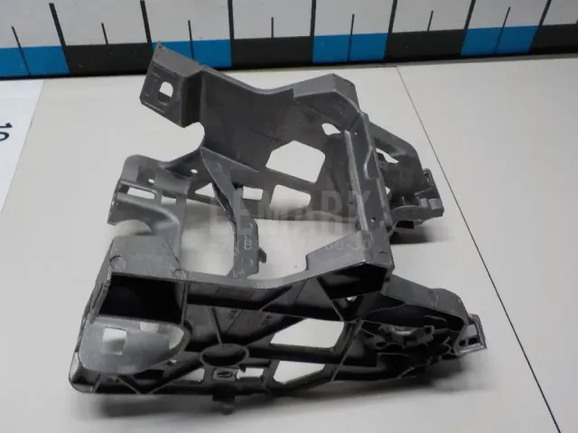 Кронштейн крепления подлокотника для  Haval H9 2014-2024
