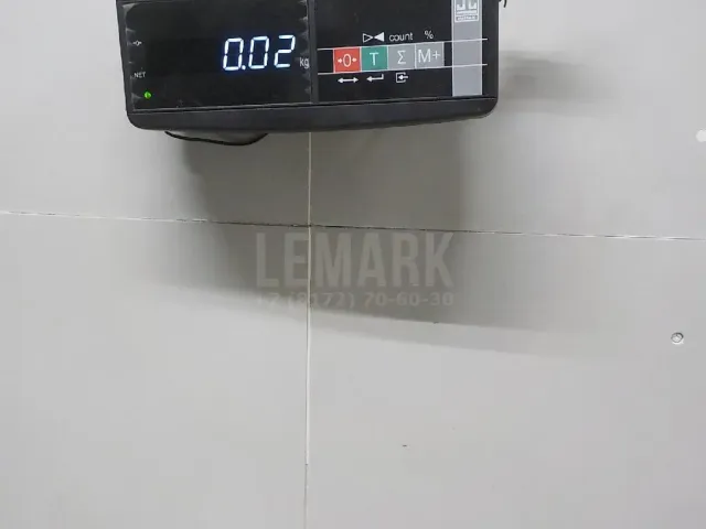 Направляющая переднего бампера левая