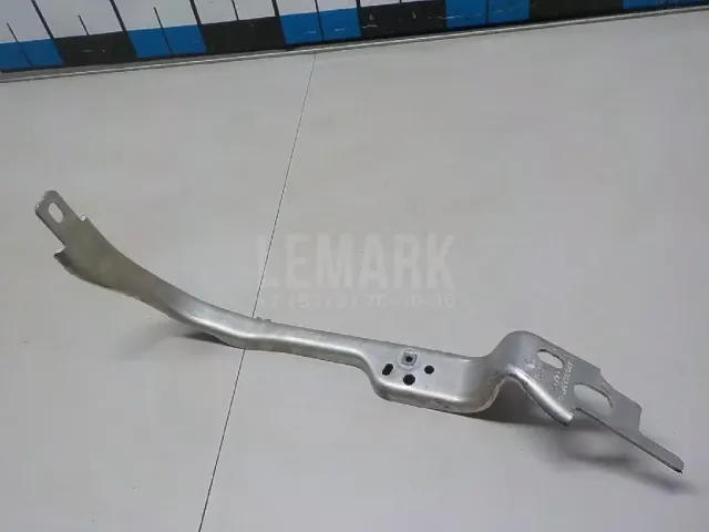Кронштейн передней панели для  Daihatsu Charade 0-1993