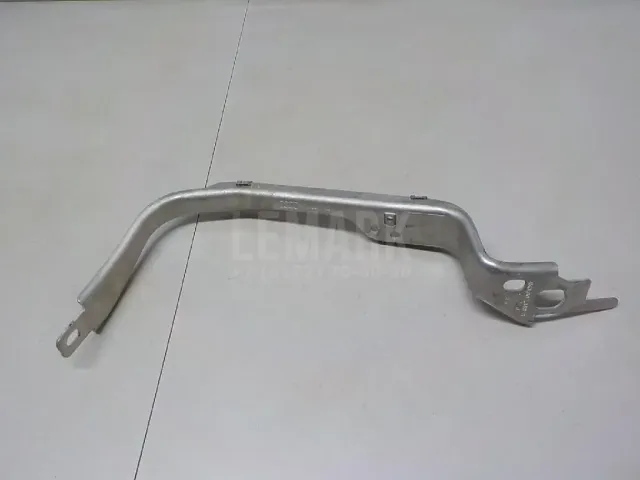 Кронштейн передней панели для  Daihatsu Charade 0-1993