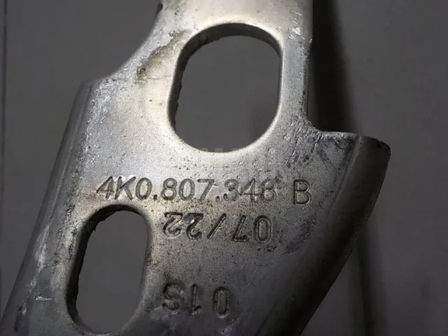 Кронштейн передней панели для  Daihatsu Charade 0-1993