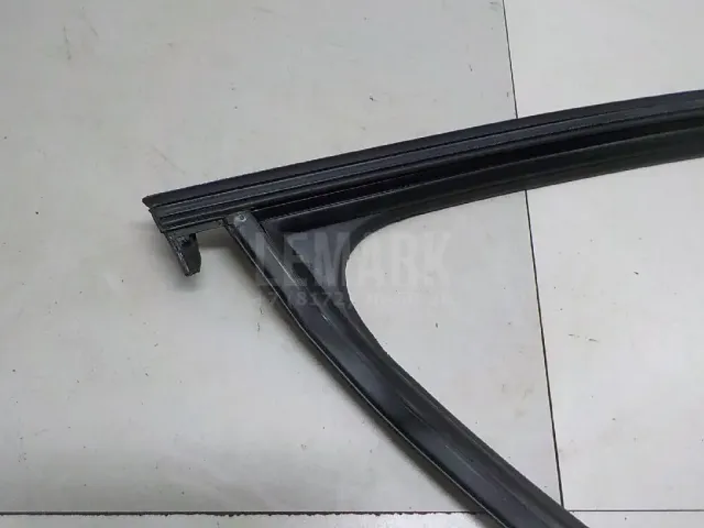 Уплотнитель стекла двери для  Dongfeng DFA 2007