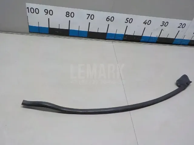 Уплотнитель двери