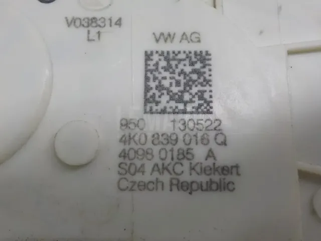 Замок двери задней правой