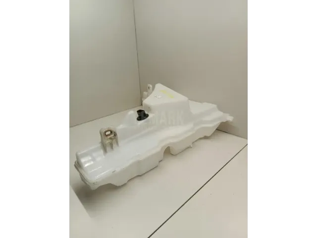 Бачок омывателя лобового стекла