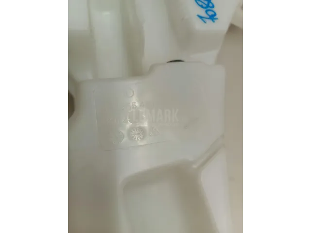 Бачок омывателя лобового стекла